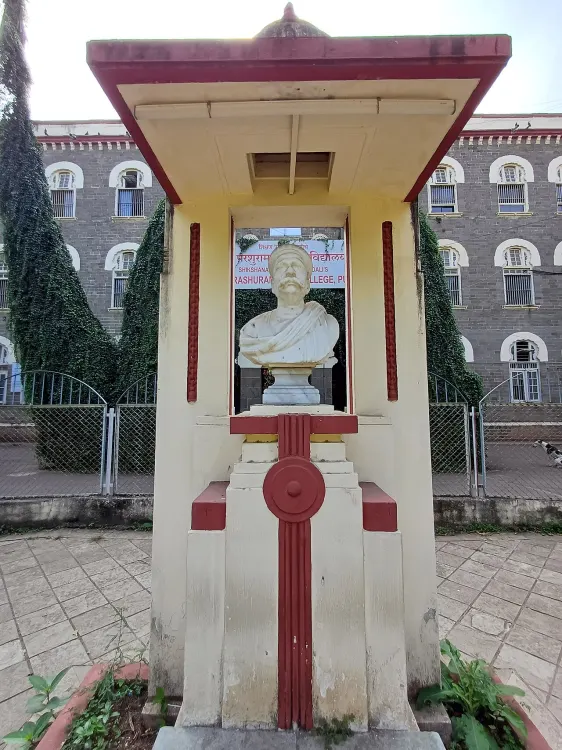 Bust of Lokmanya Tilak at S. P. College, Pune