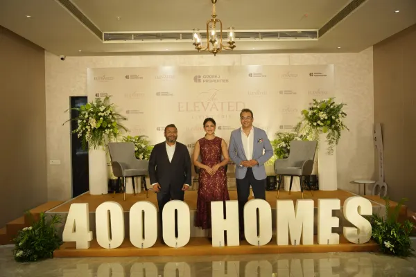 Actor Mrunal Thakur with Godrej Properties officials at Shubh Aarambh, Godrej Hill Retreat, Mahalunge