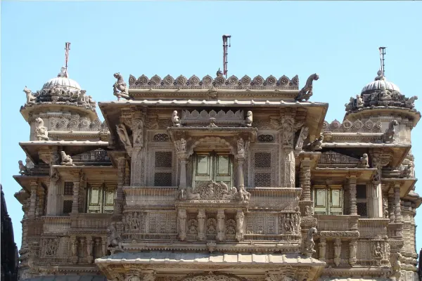 Derasar ( Guruwar Peth )