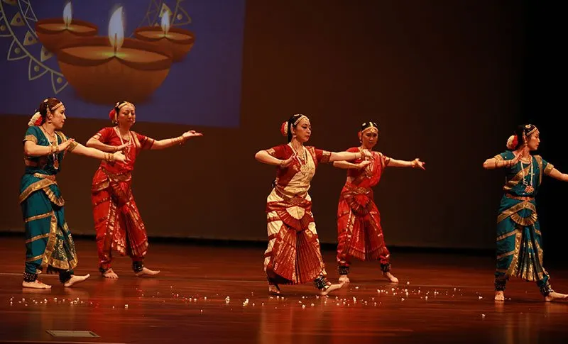 STUDENTS FROM OVER 40 NATIONALITIES CELEBRATE THE FESTIVAL OF LIGHTS AT CANADIAN INTERNATIONAL SCHOOL