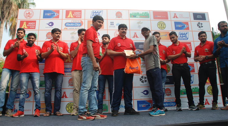 Chandrakant-bag-top-honours-in-Pune-10K-INTENCITY-Run